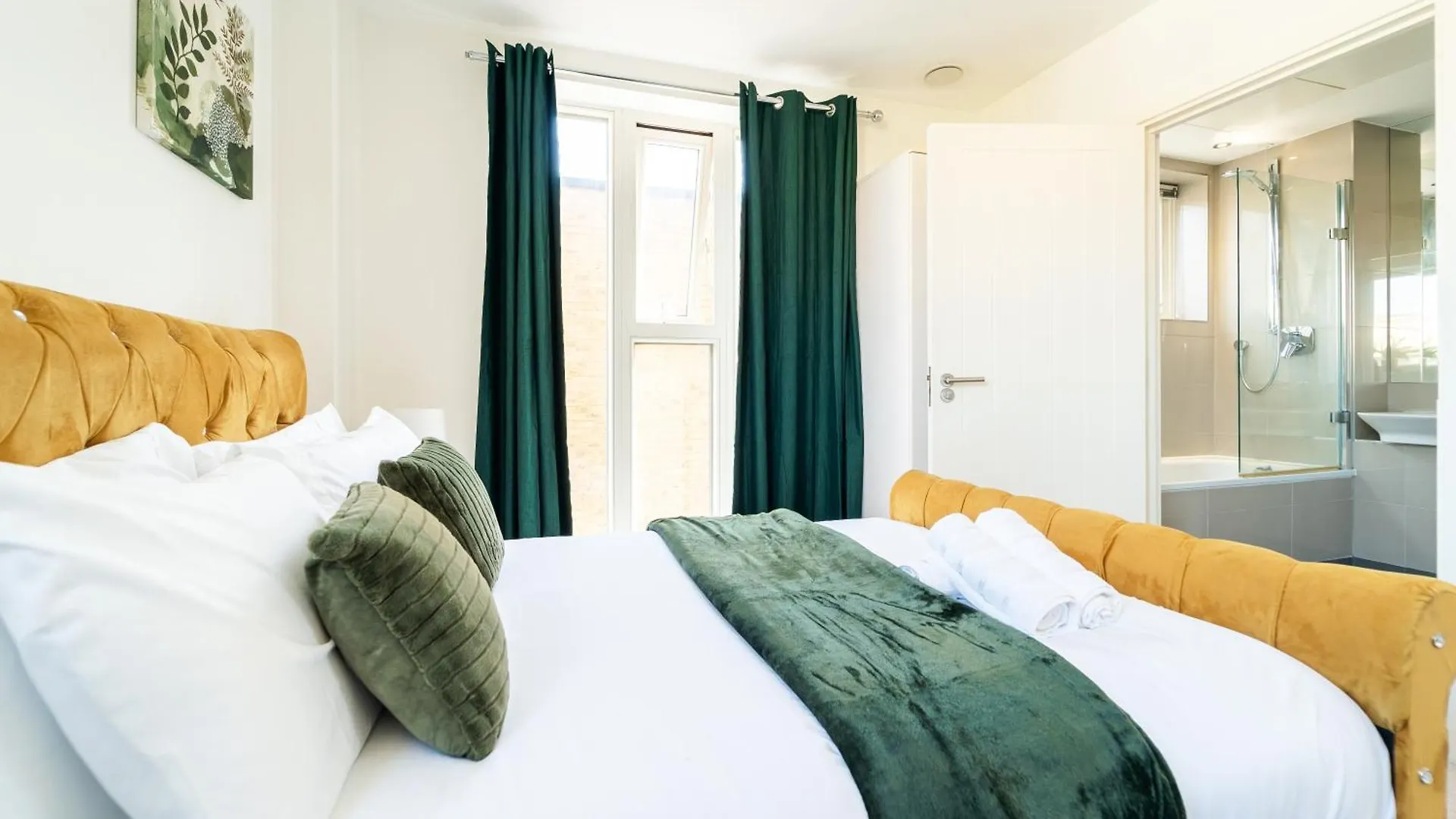 Greenwich Station Suite: Luxury 2-Bed with PlayStation London
