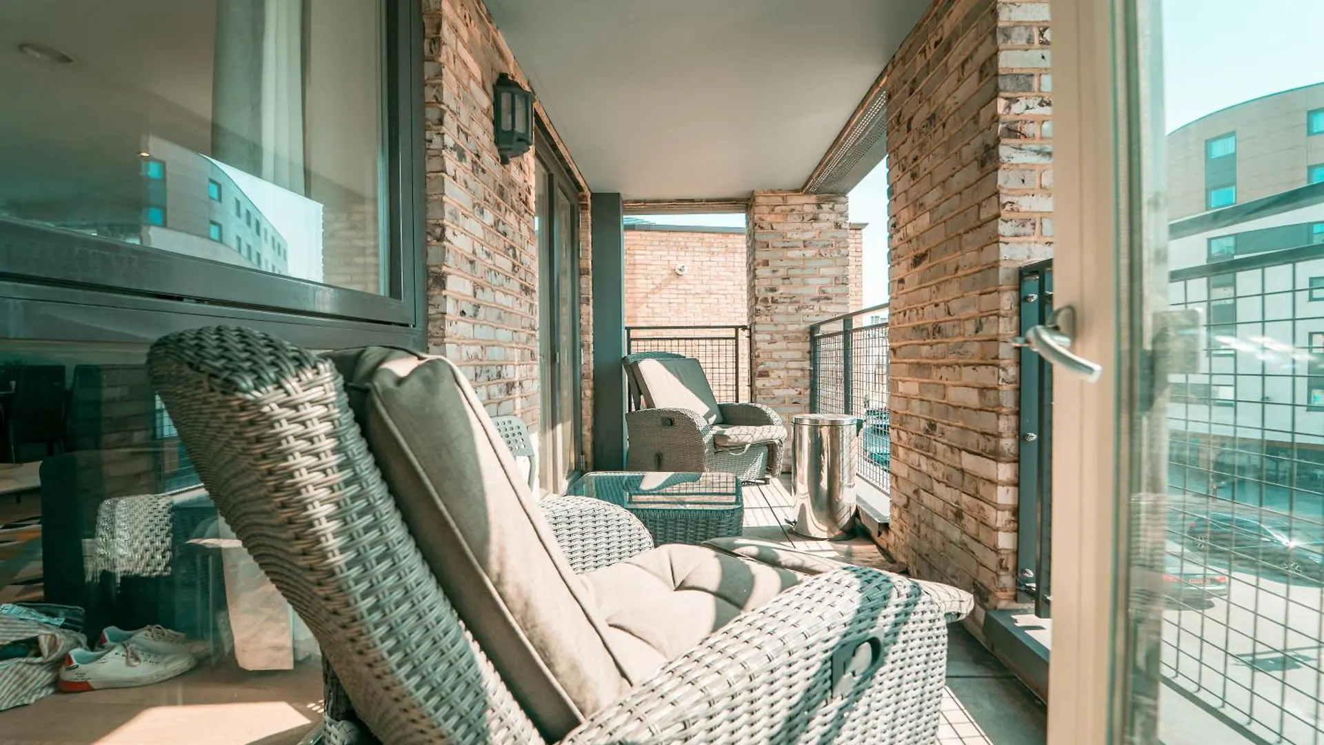 Greenwich Station Suite: Luxury 2-Bed with PlayStation London Apartment
