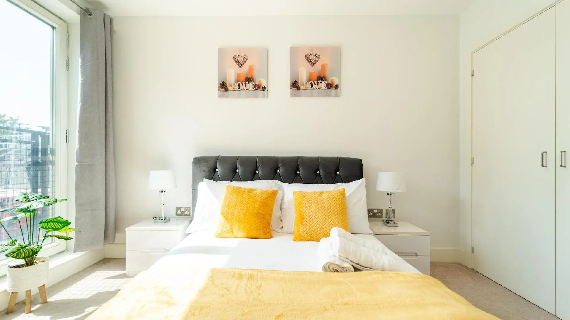 Greenwich Station Suite: Luxury 2-Bed with PlayStation London 0*,  United Kingdom