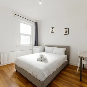 Leyton Comfy Double - 50 Casa de hóspedes